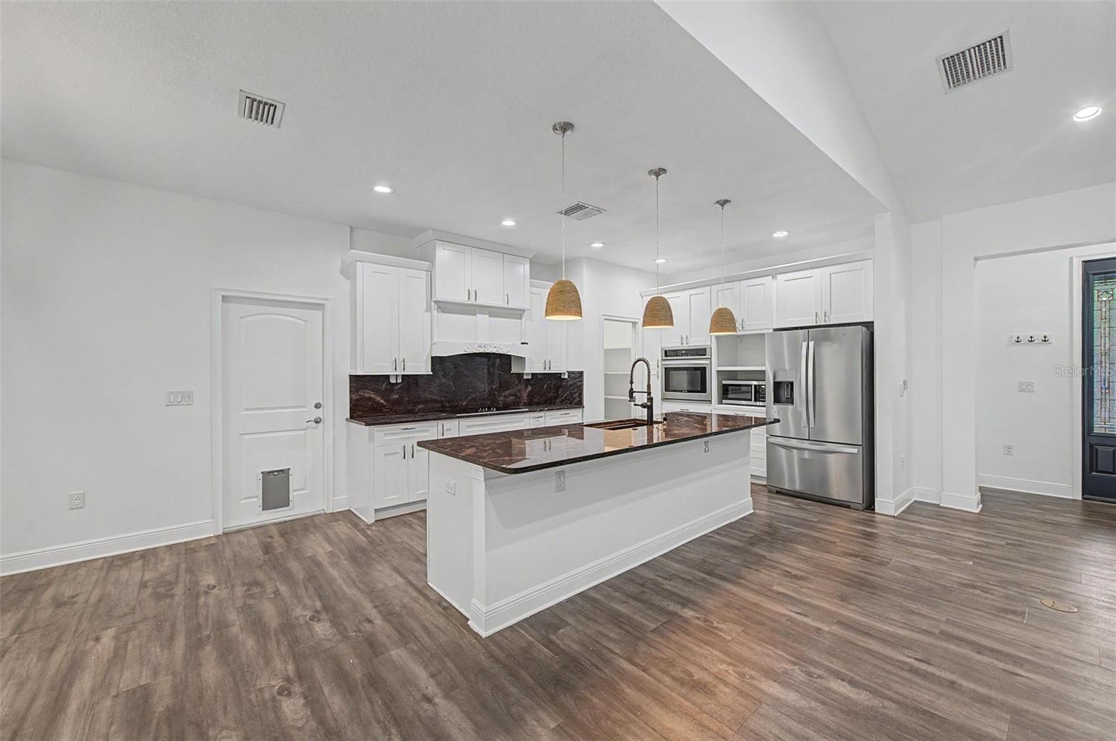 ROYAL CREST ESTATES UNIT 1 - Residential Lease