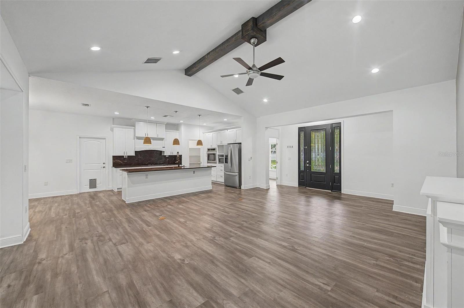 ROYAL CREST ESTATES UNIT 1 - Residential Lease
