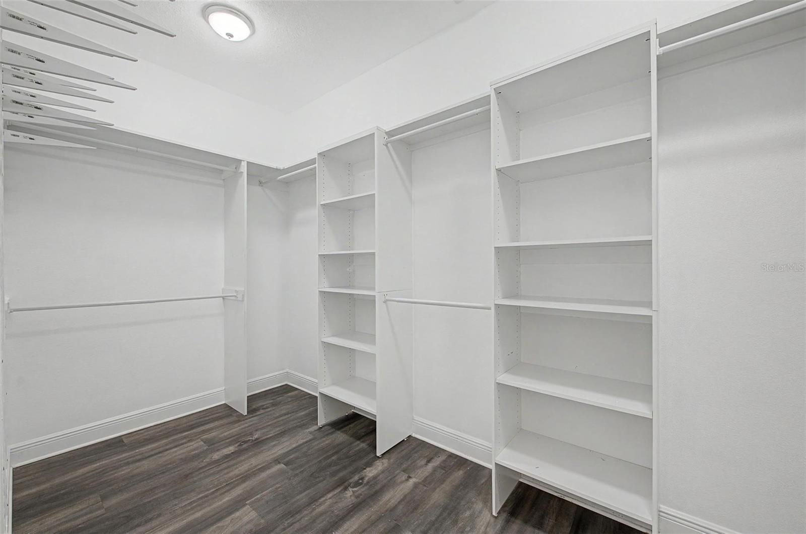 ROYAL CREST ESTATES UNIT 1 - Residential Lease