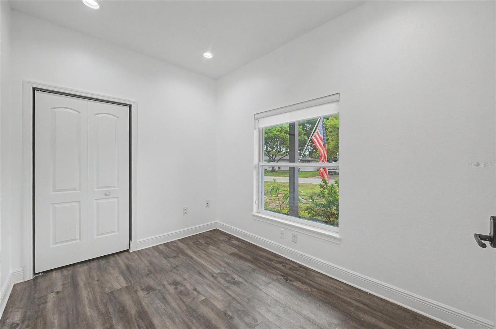 ROYAL CREST ESTATES UNIT 1 - Residential Lease