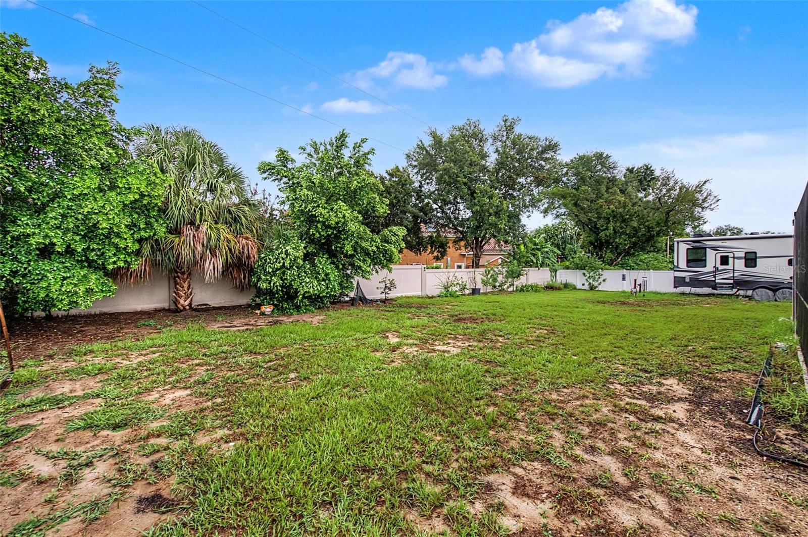 ROYAL CREST ESTATES UNIT 1 - Residential Lease