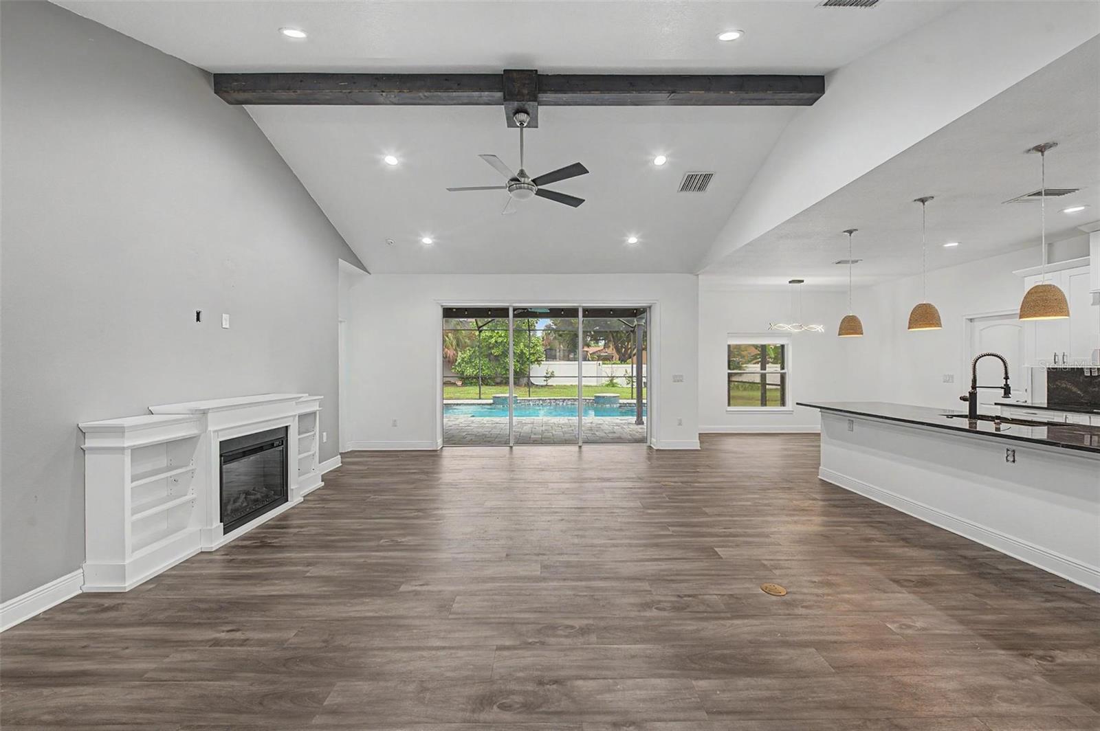 ROYAL CREST ESTATES UNIT 1 - Residential Lease