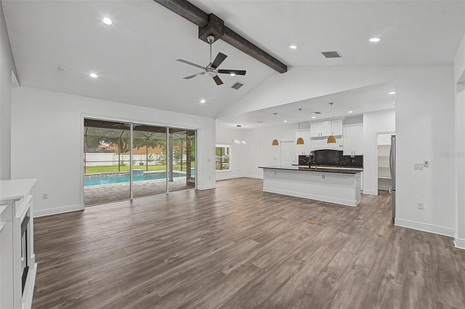 ROYAL CREST ESTATES UNIT 1 - Residential Lease