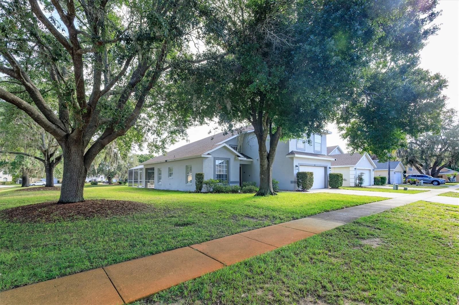 PINEWOOD COUNTRY ESTATES - Residential