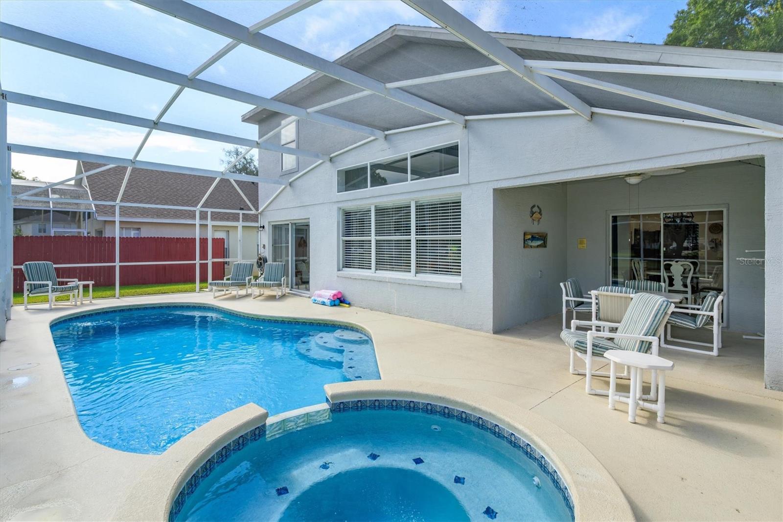PINEWOOD COUNTRY ESTATES - Residential