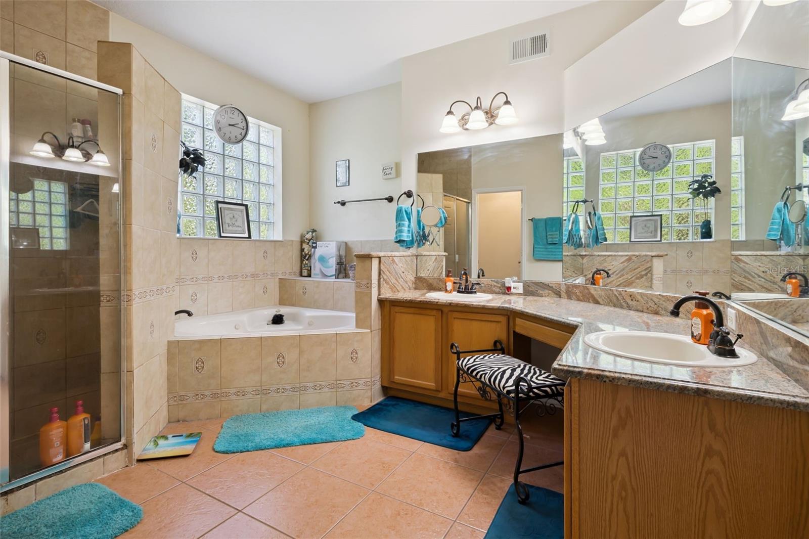 JOHNS COVE - Residential