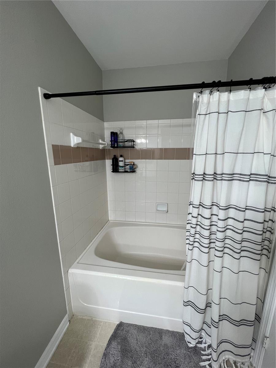 VILLAGIO - Residential Lease