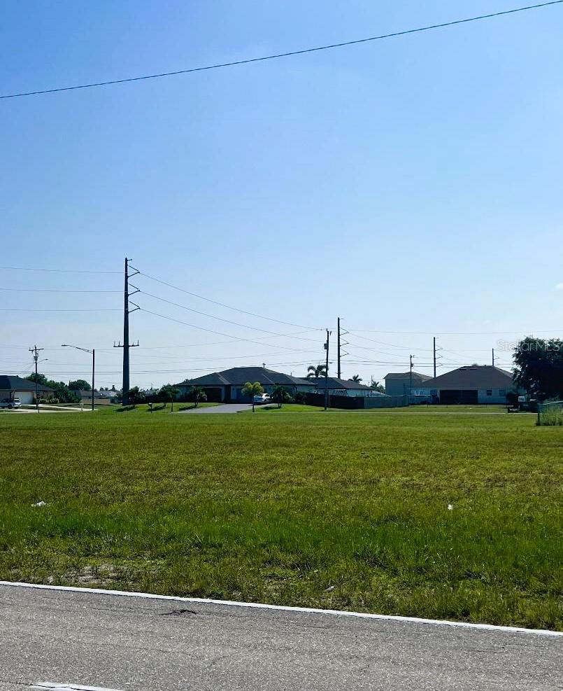 CAPE CORAL - Land