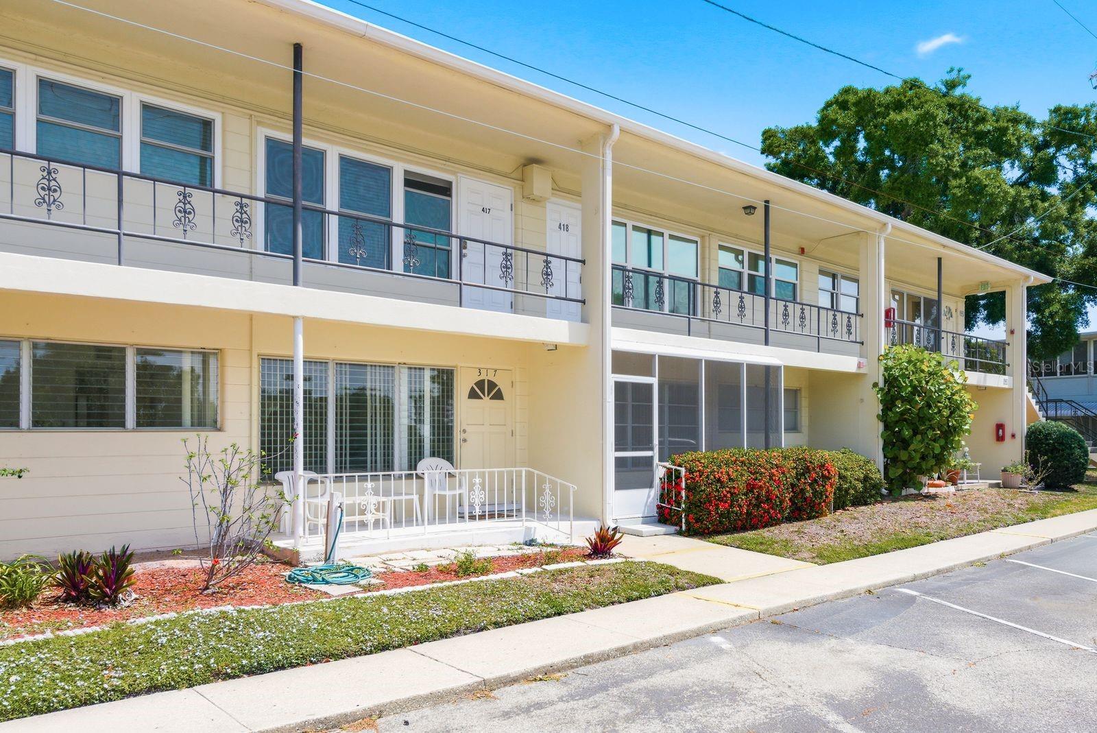 CLEARVIEW OAKS BLDG 15 - Residential