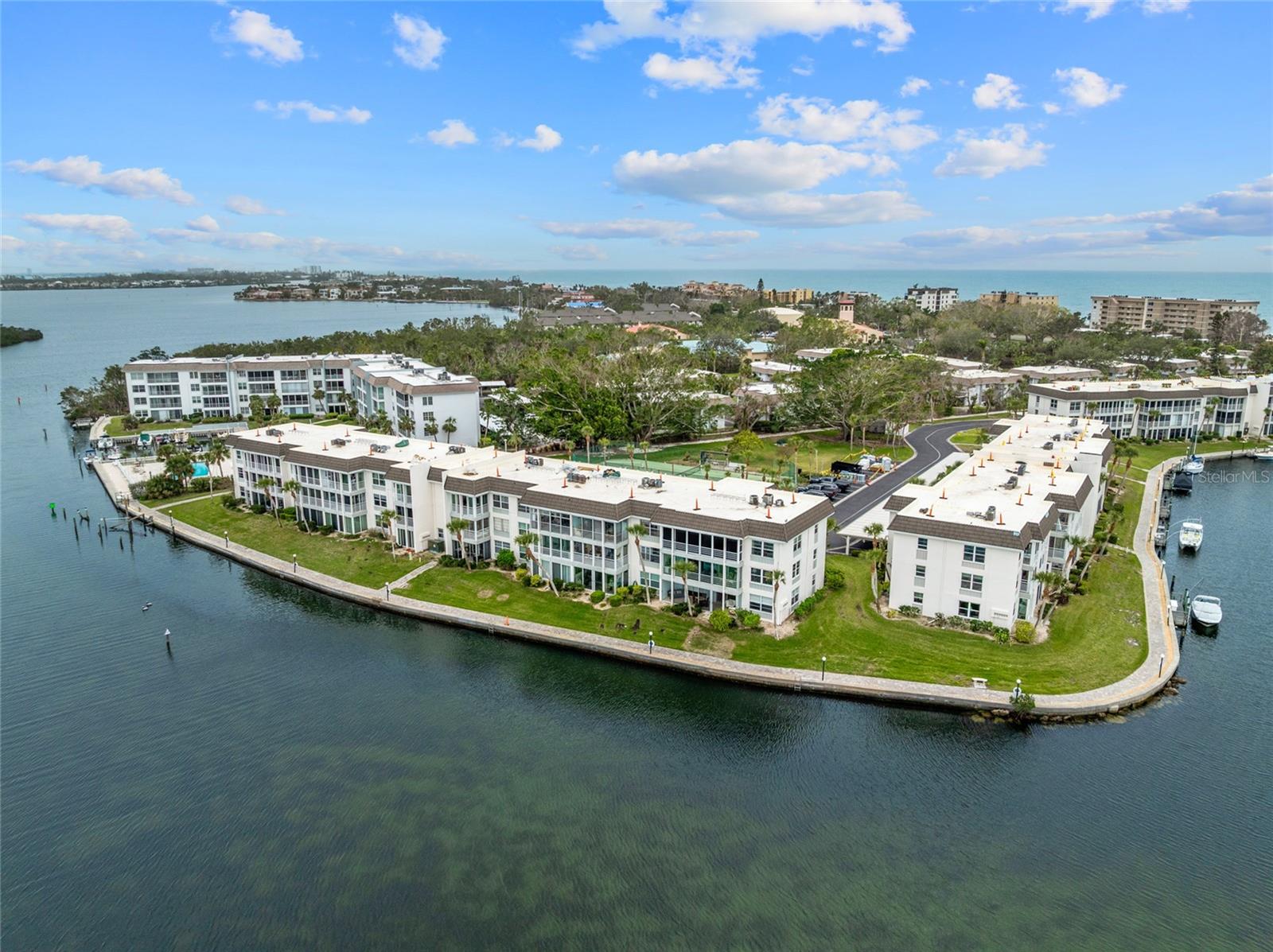 LONGBOAT HARBOUR - Residential