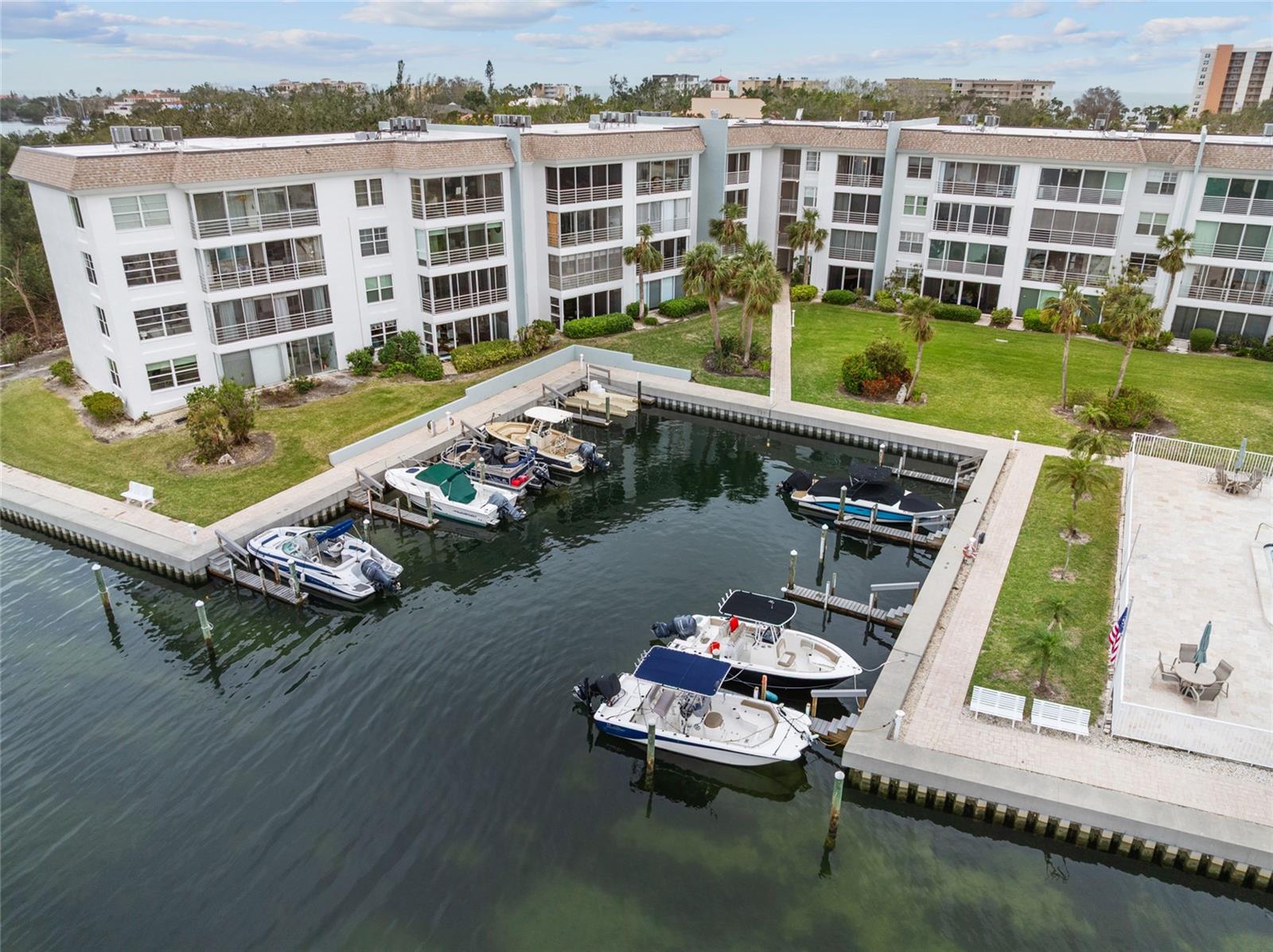 LONGBOAT HARBOUR - Residential