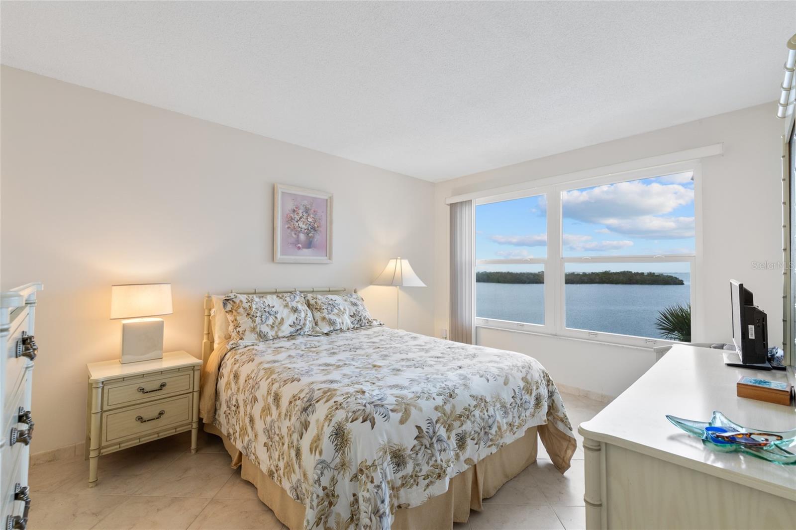 LONGBOAT HARBOUR - Residential
