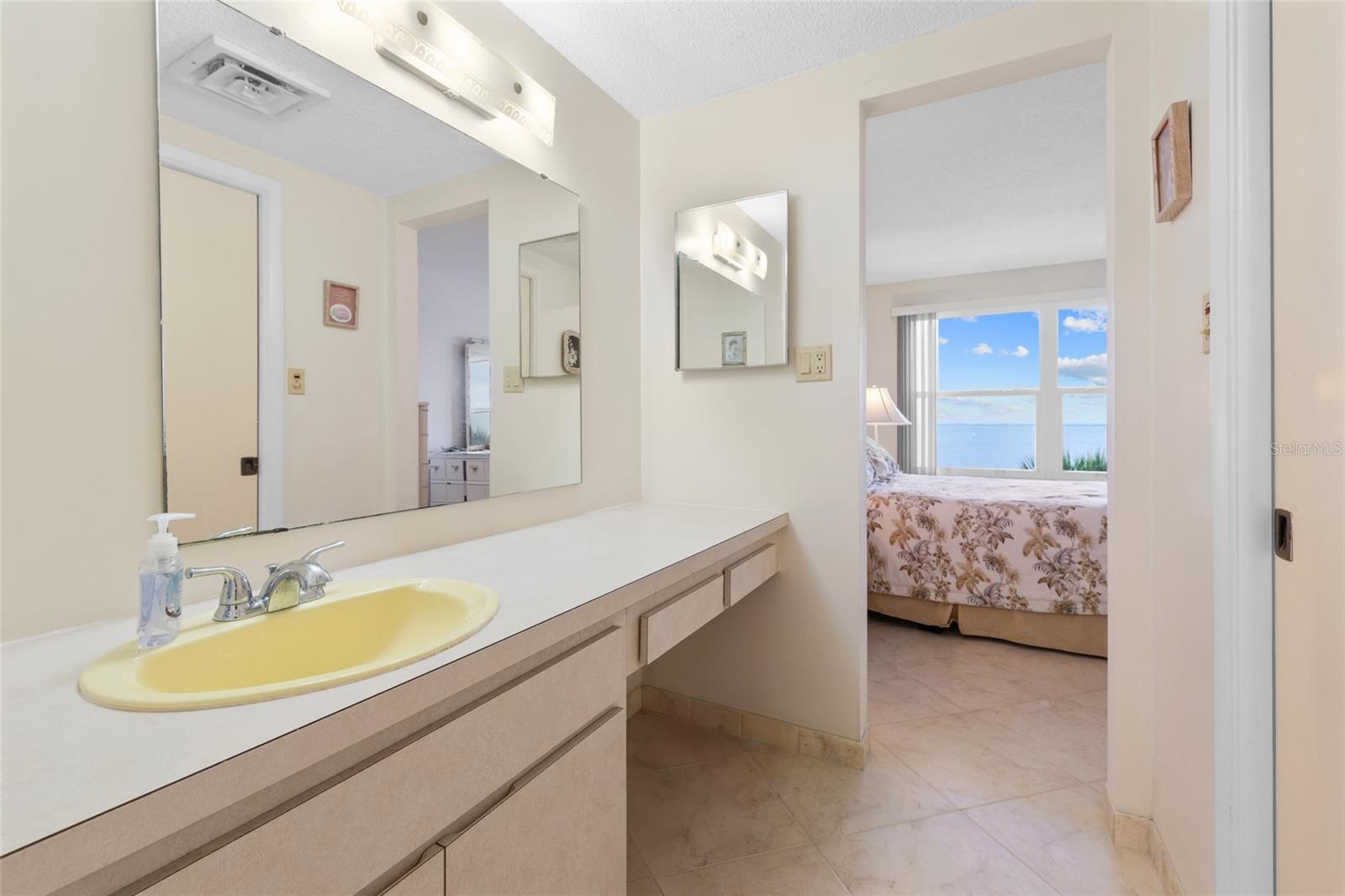 LONGBOAT HARBOUR - Residential