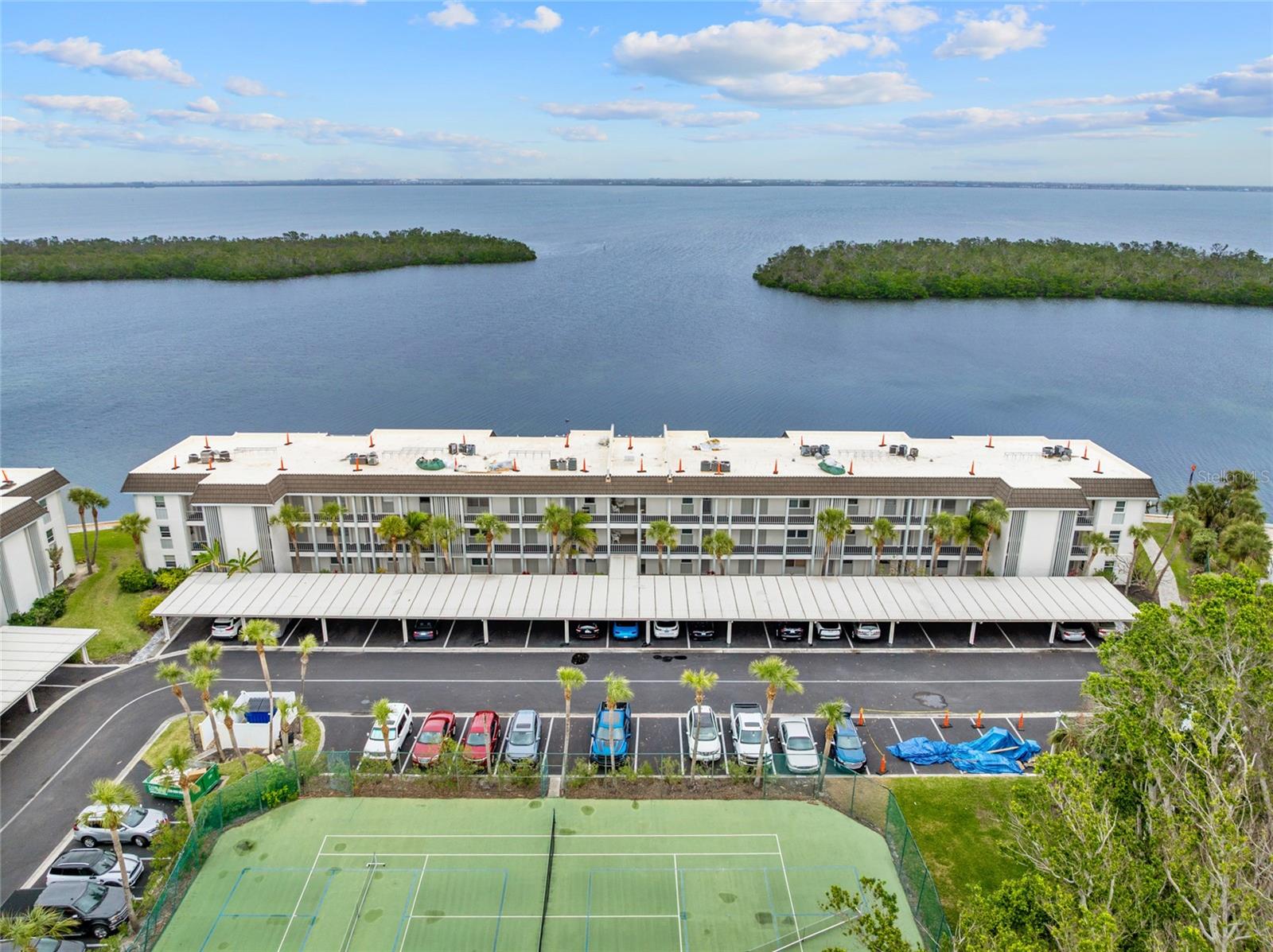 LONGBOAT HARBOUR - Residential