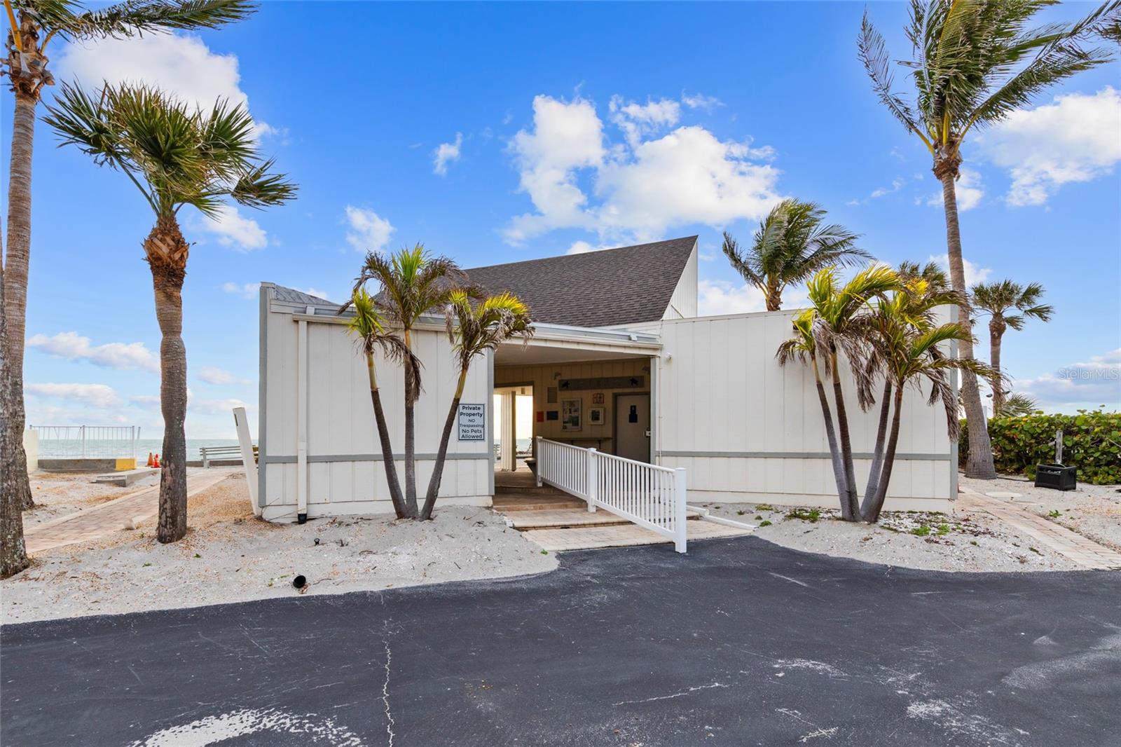 LONGBOAT HARBOUR - Residential