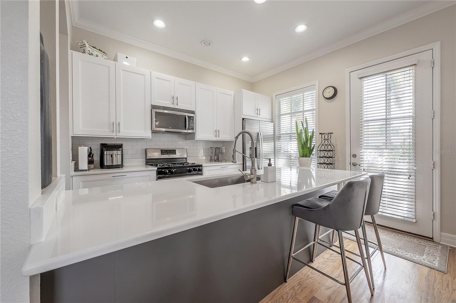 HANSEN MANOR TWNHMS - Residential Lease