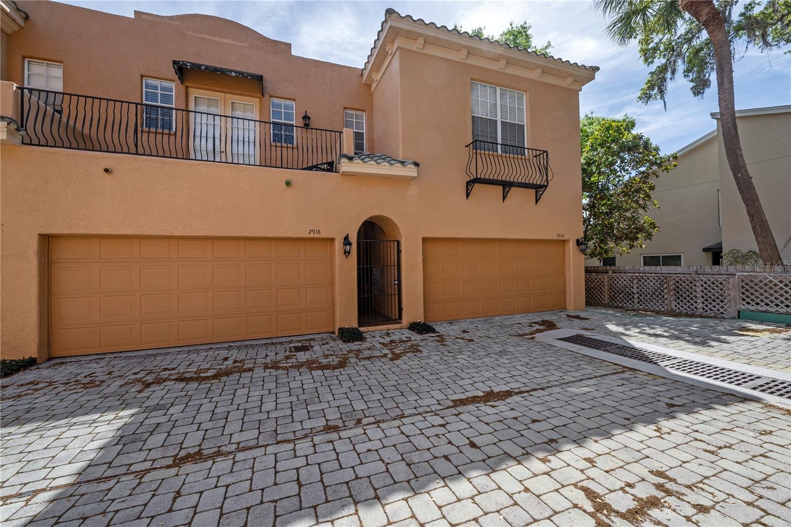 HANSEN MANOR TWNHMS - Residential Lease