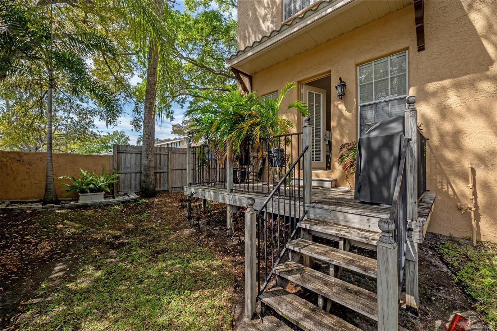 HANSEN MANOR TWNHMS - Residential Lease