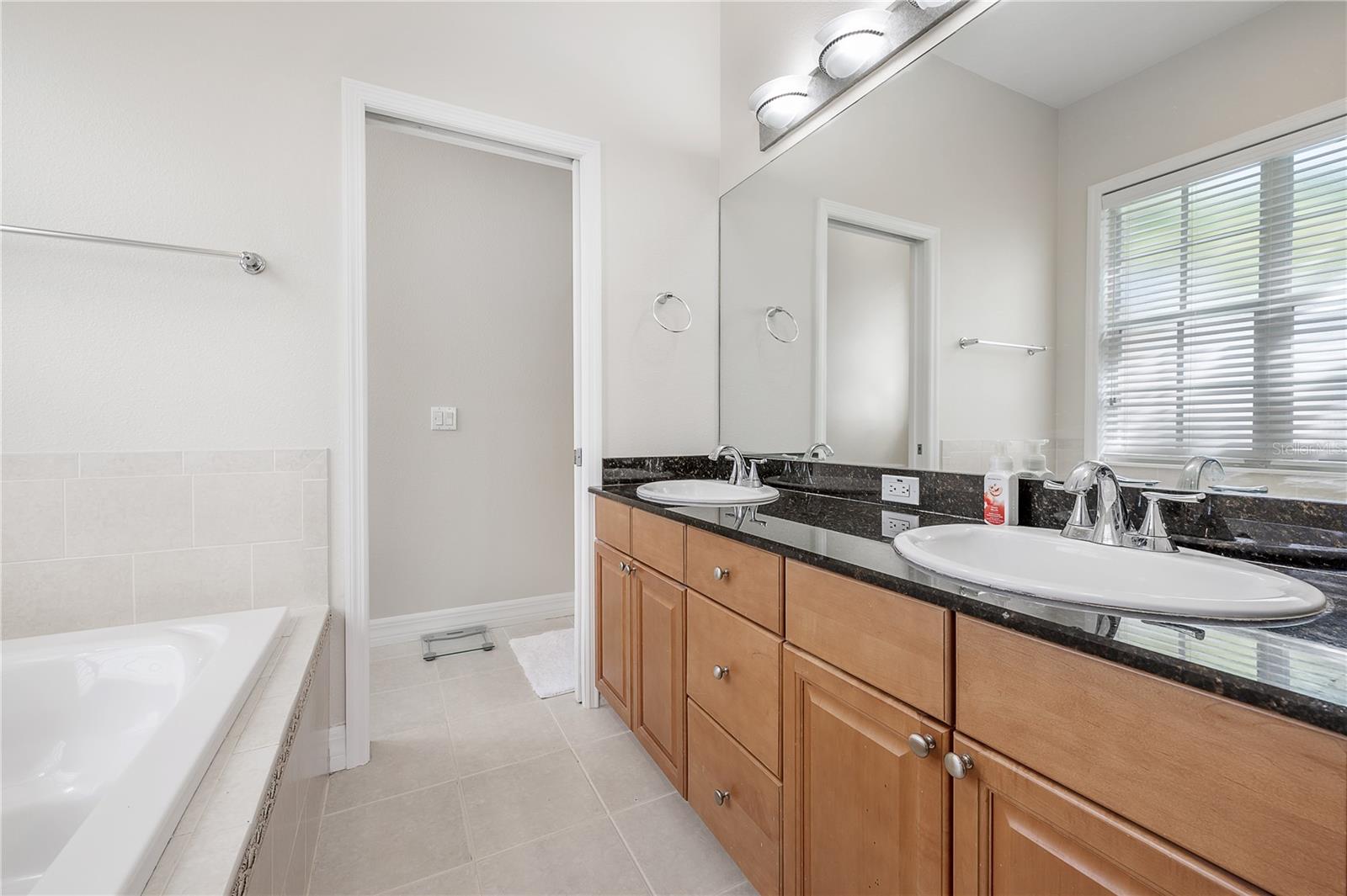 HANSEN MANOR TWNHMS - Residential Lease