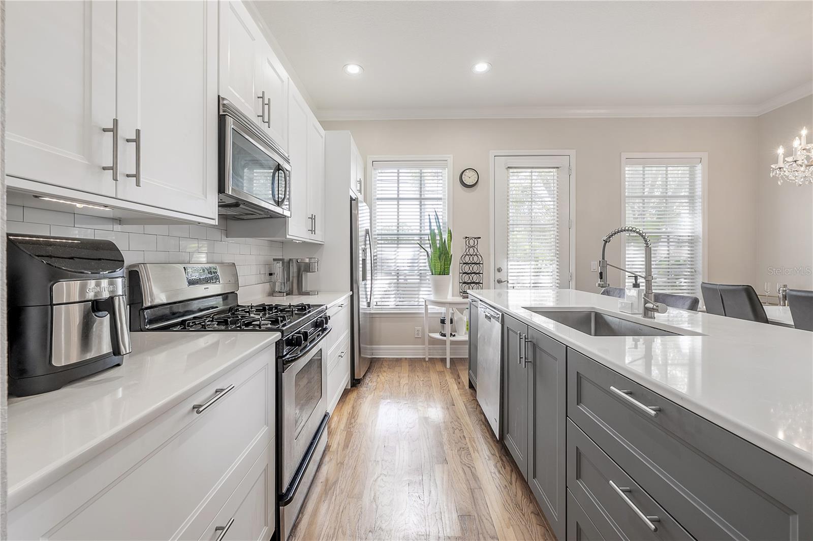 HANSEN MANOR TWNHMS - Residential Lease