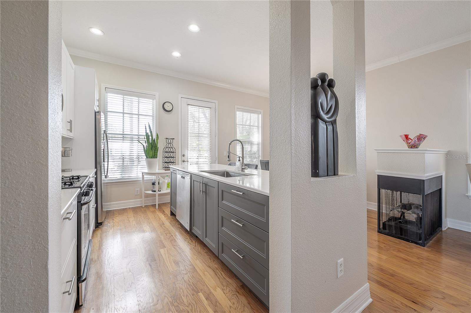HANSEN MANOR TWNHMS - Residential Lease