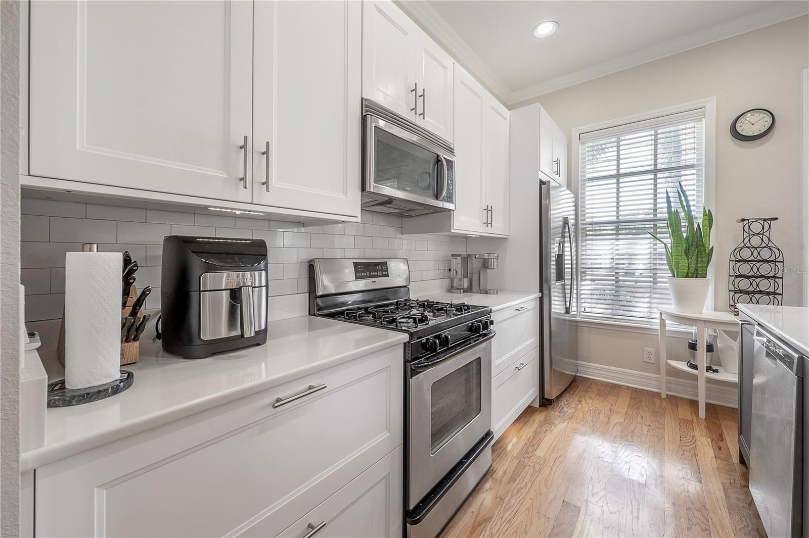 HANSEN MANOR TWNHMS - Residential Lease