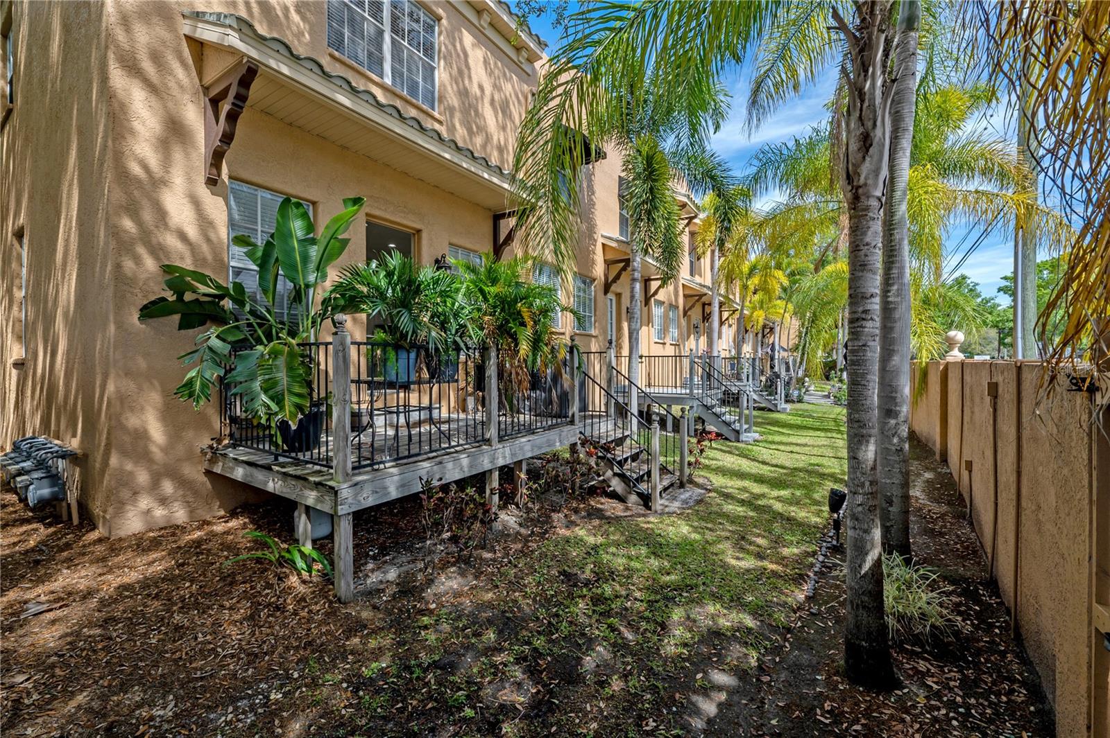 HANSEN MANOR TWNHMS - Residential Lease