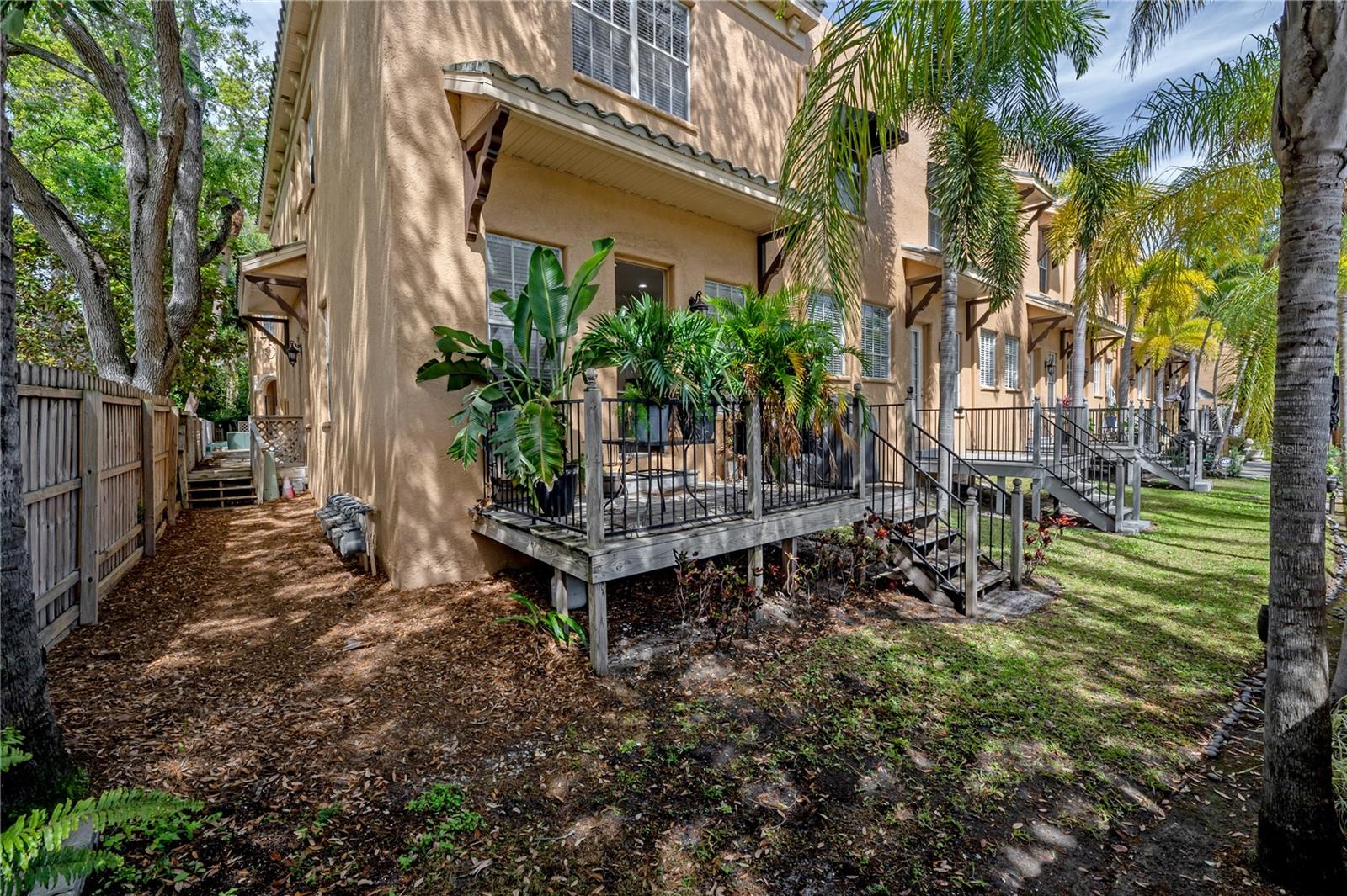 HANSEN MANOR TWNHMS - Residential Lease