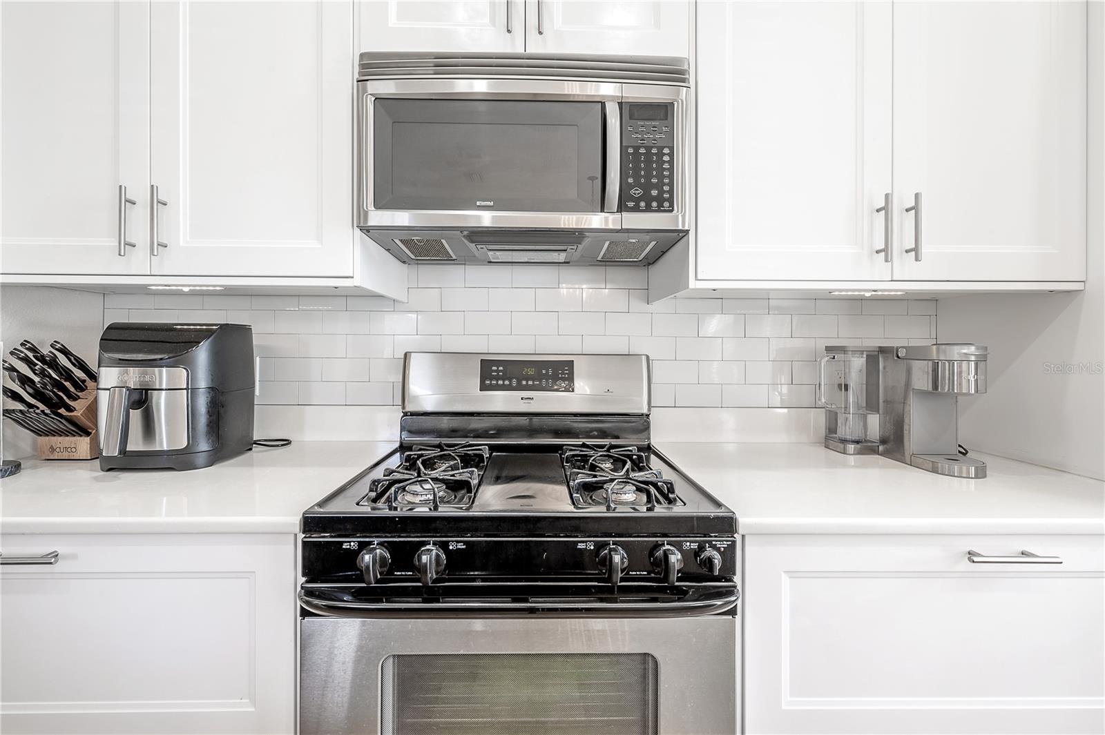 HANSEN MANOR TWNHMS - Residential Lease