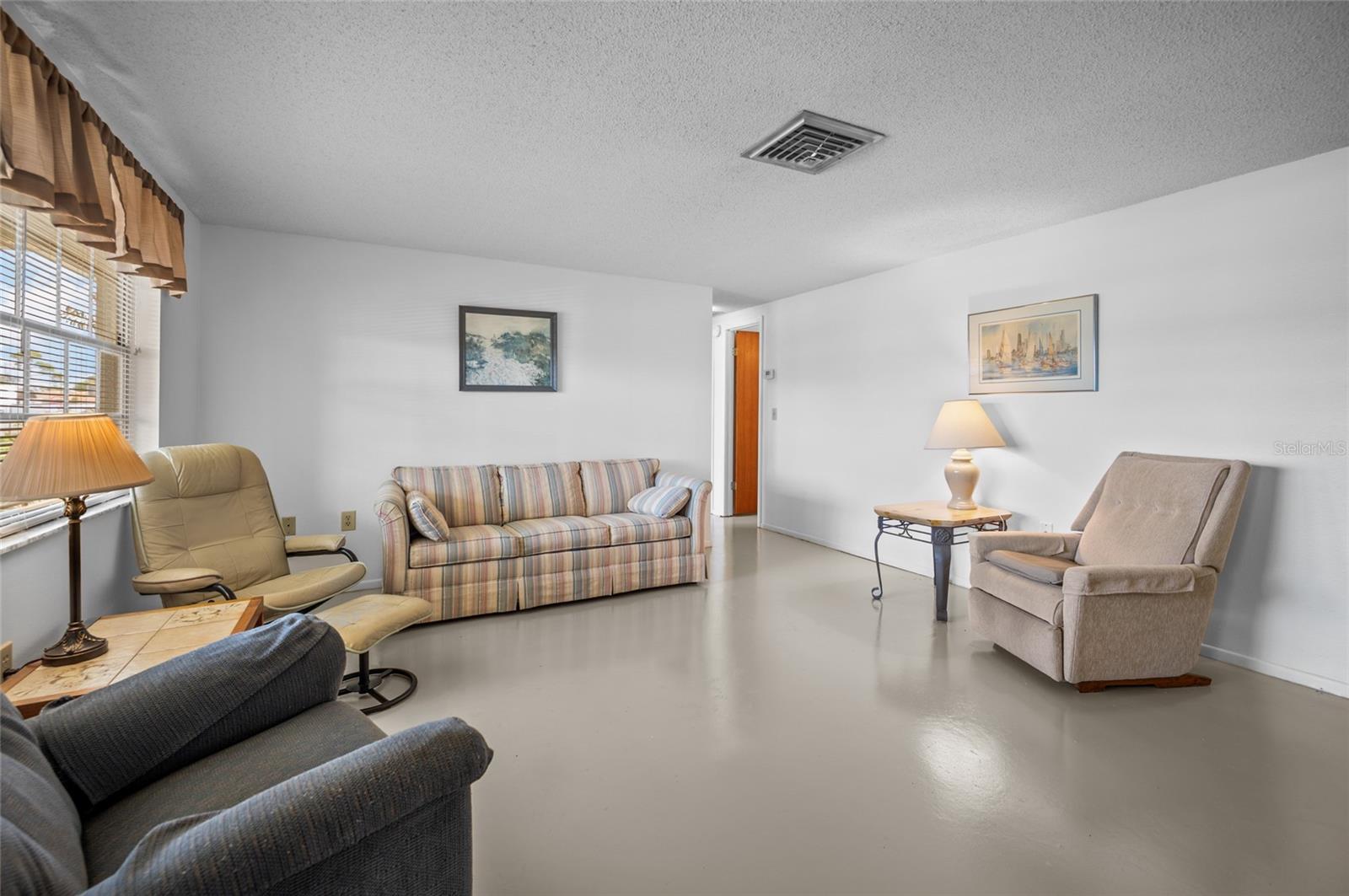 SOUTH VENICE - Residential