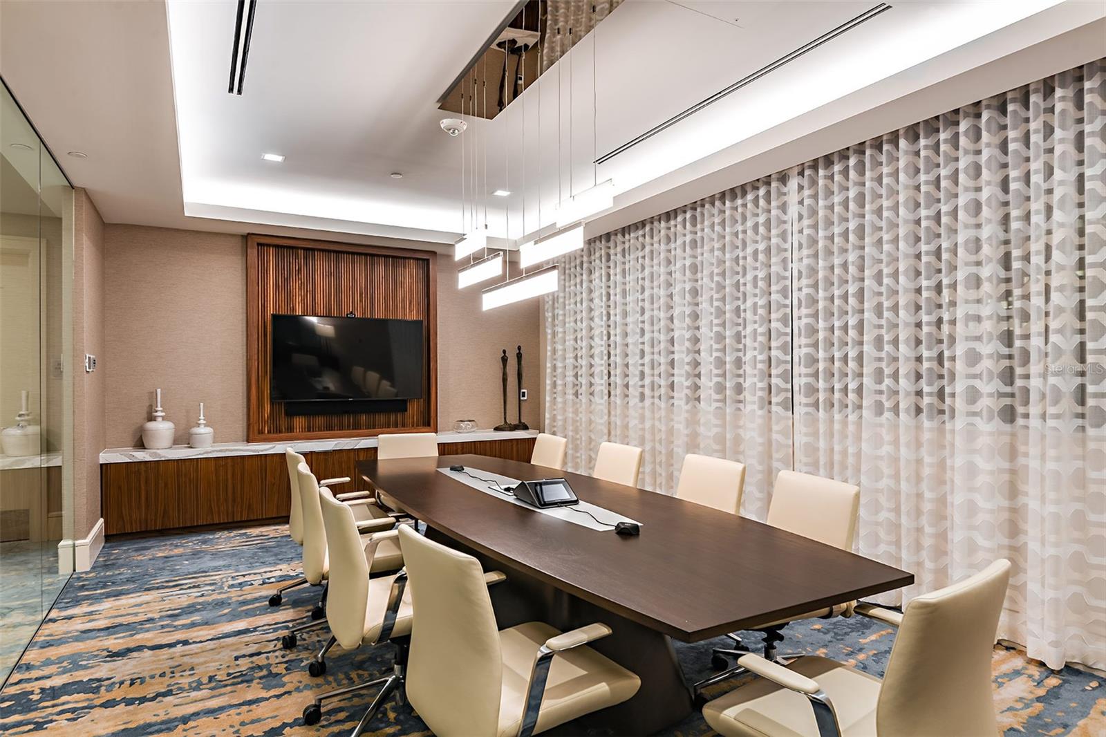 THE RITZ CARLTON RESIDENCES - Residential