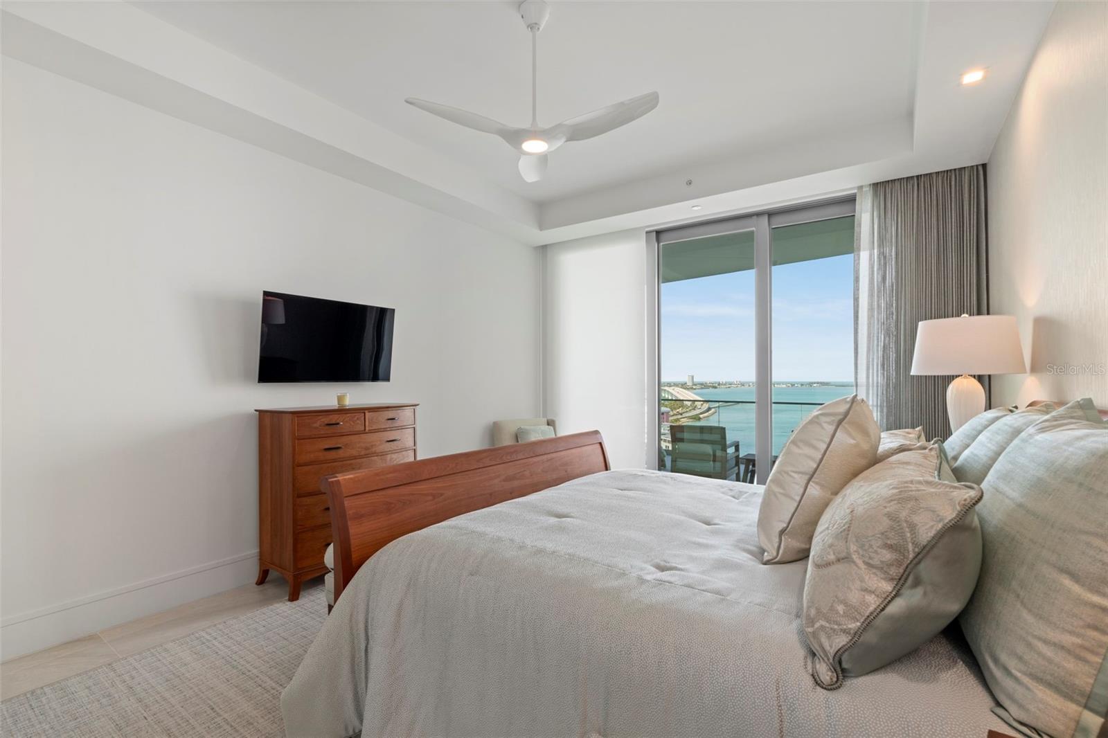 THE RITZ CARLTON RESIDENCES - Residential