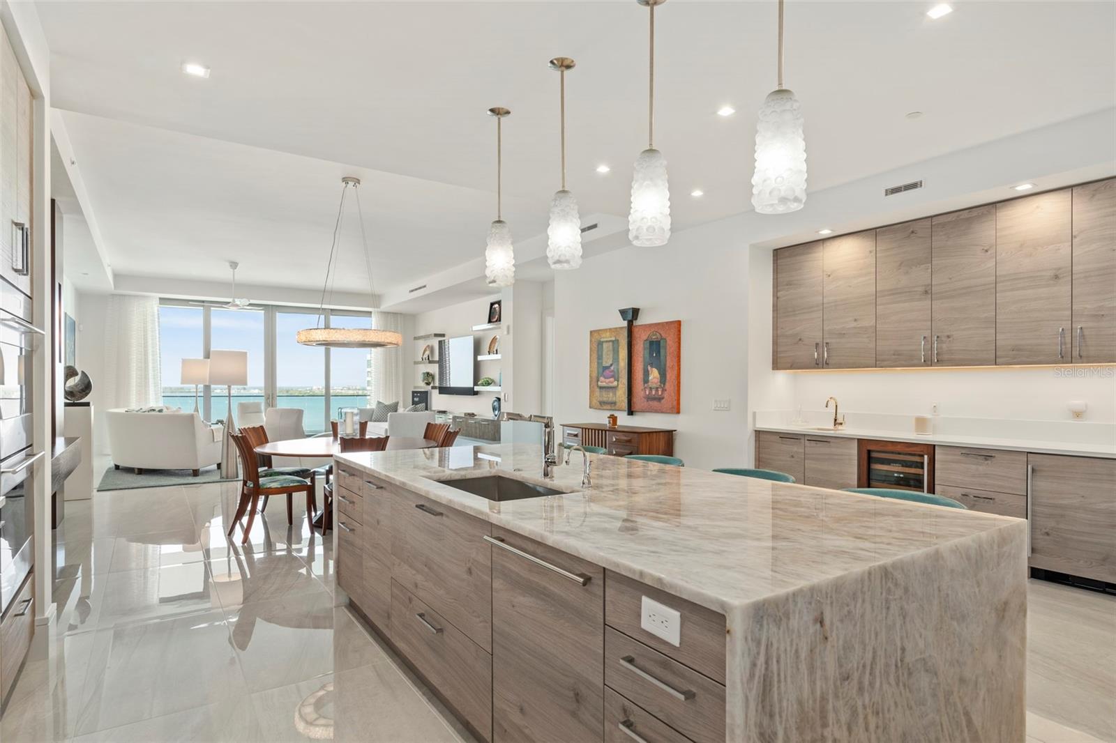 THE RITZ CARLTON RESIDENCES - Residential
