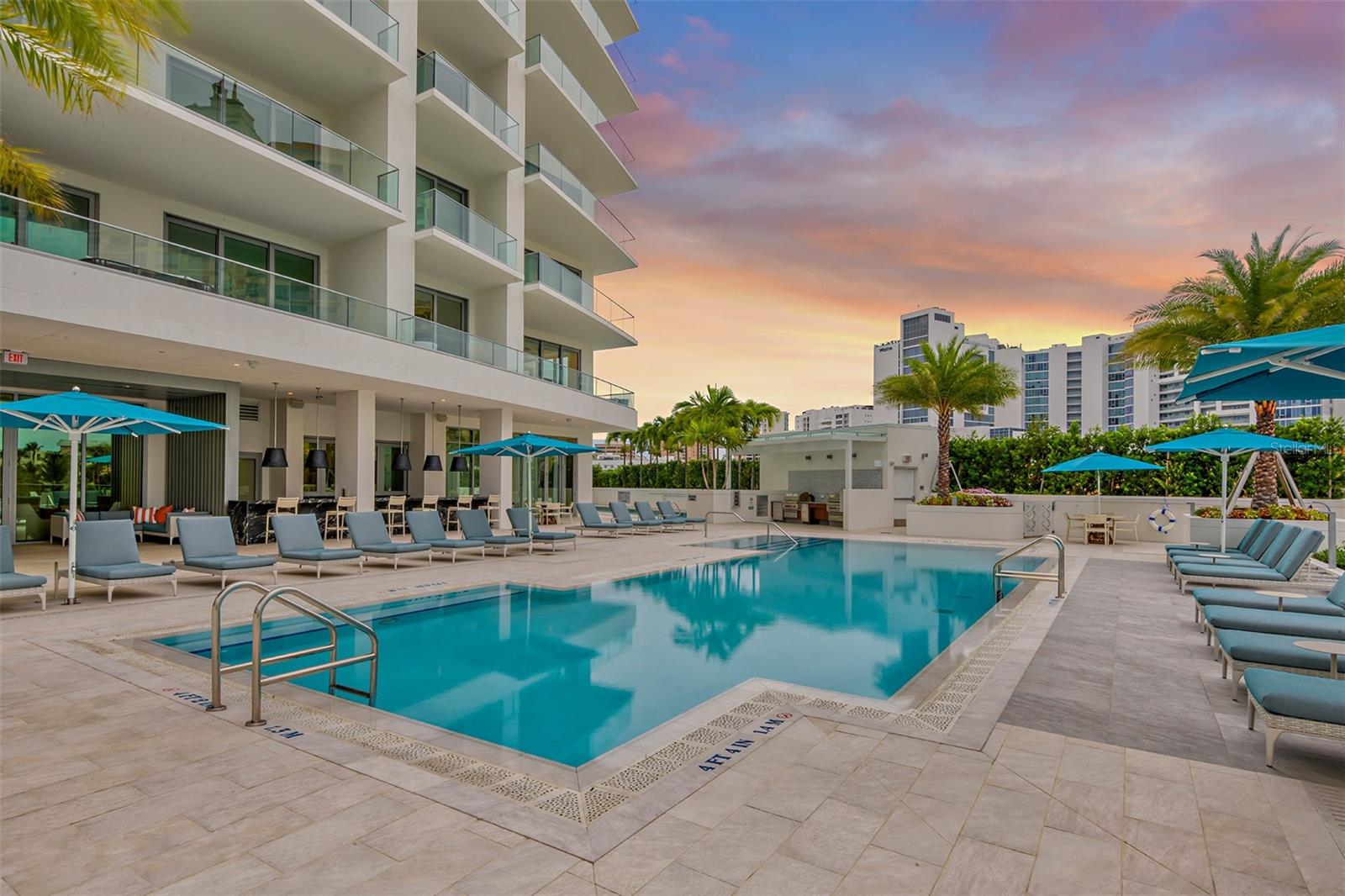 THE RITZ CARLTON RESIDENCES - Residential
