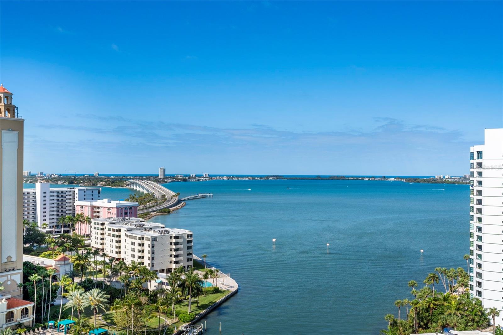 THE RITZ CARLTON RESIDENCES - Residential