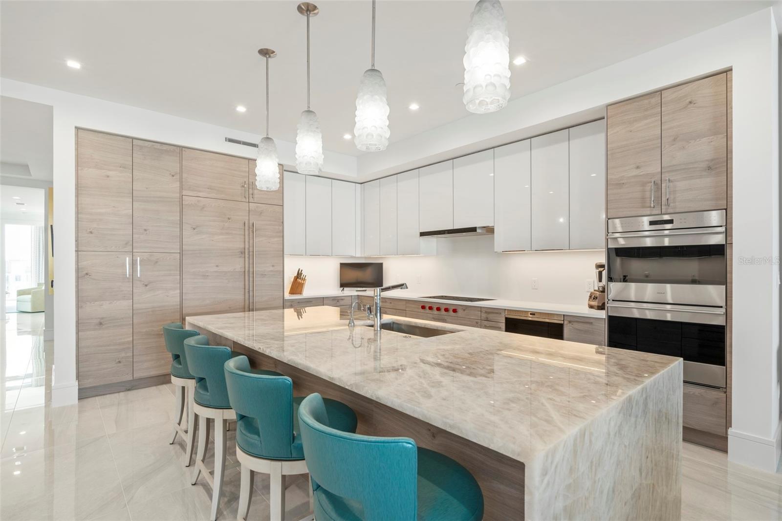 THE RITZ CARLTON RESIDENCES - Residential