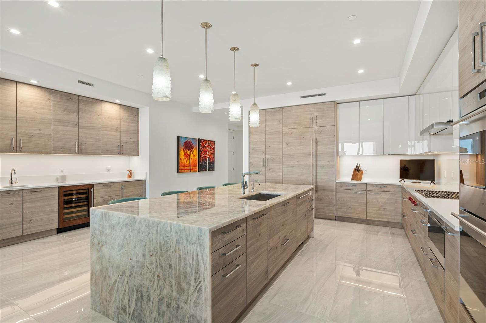 THE RITZ CARLTON RESIDENCES - Residential