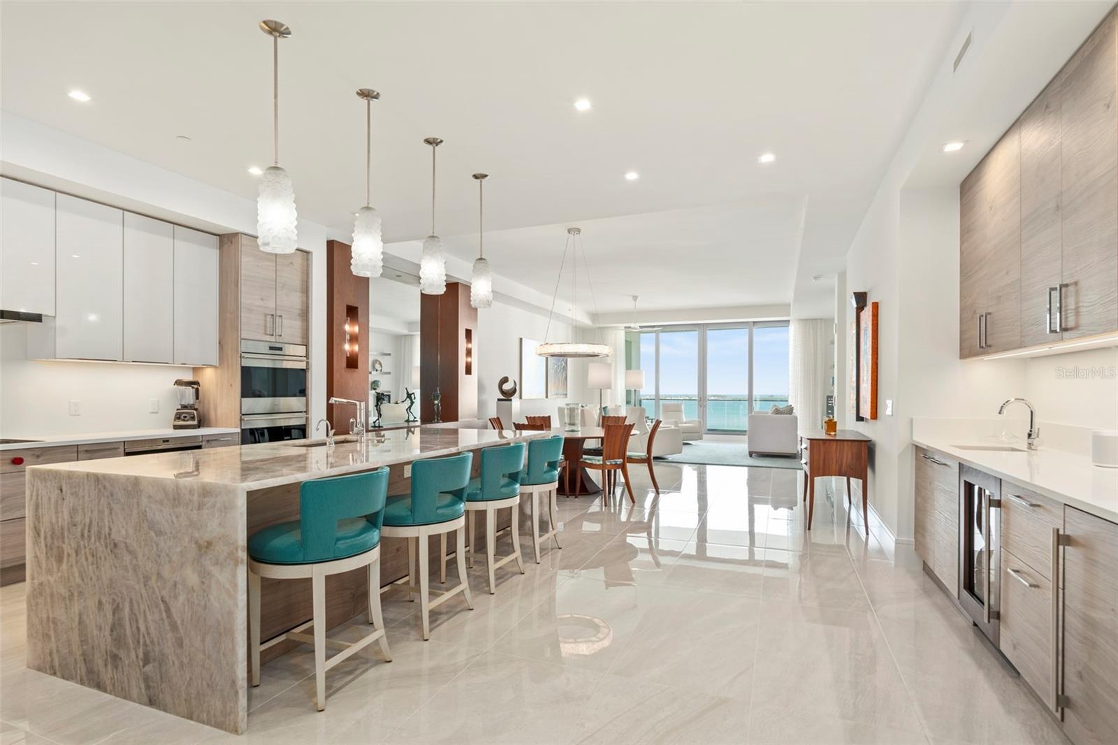 THE RITZ CARLTON RESIDENCES - Residential