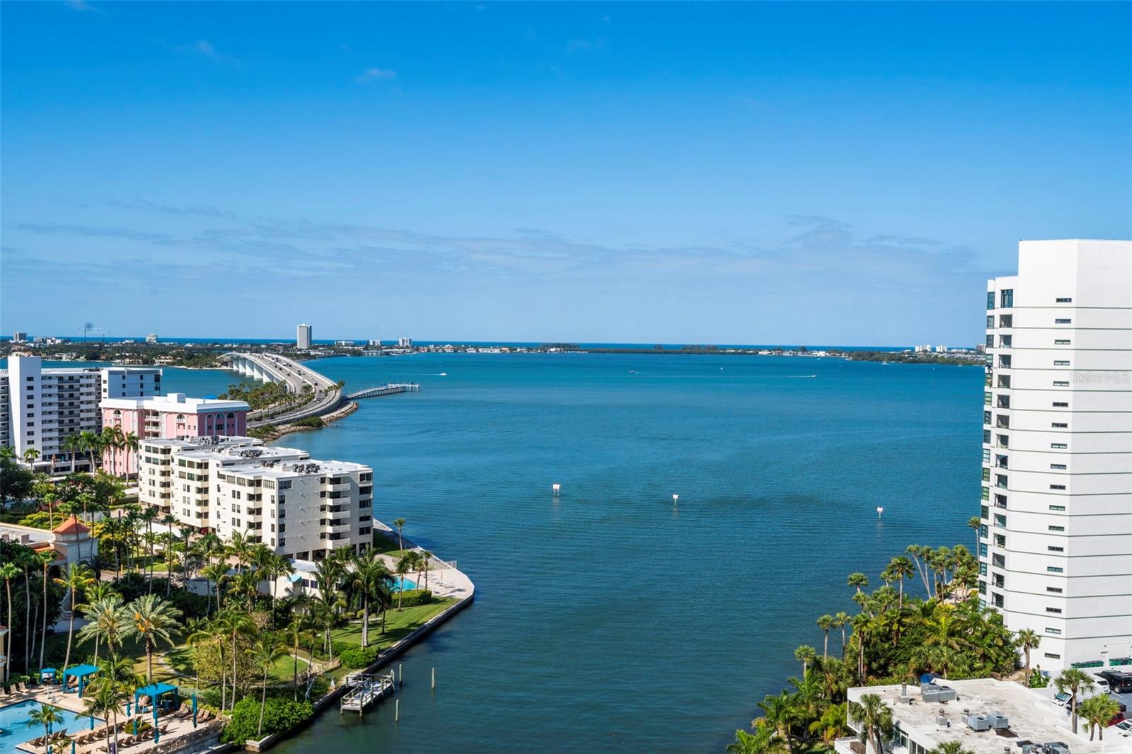 THE RITZ CARLTON RESIDENCES - Residential