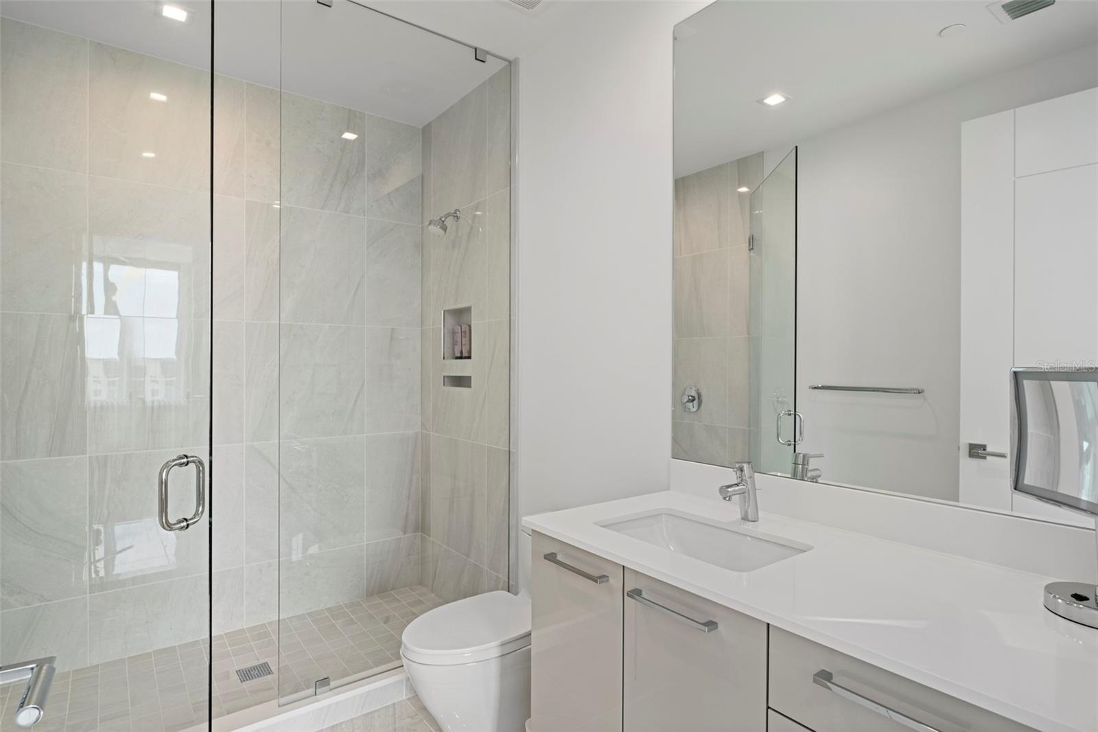 THE RITZ CARLTON RESIDENCES - Residential