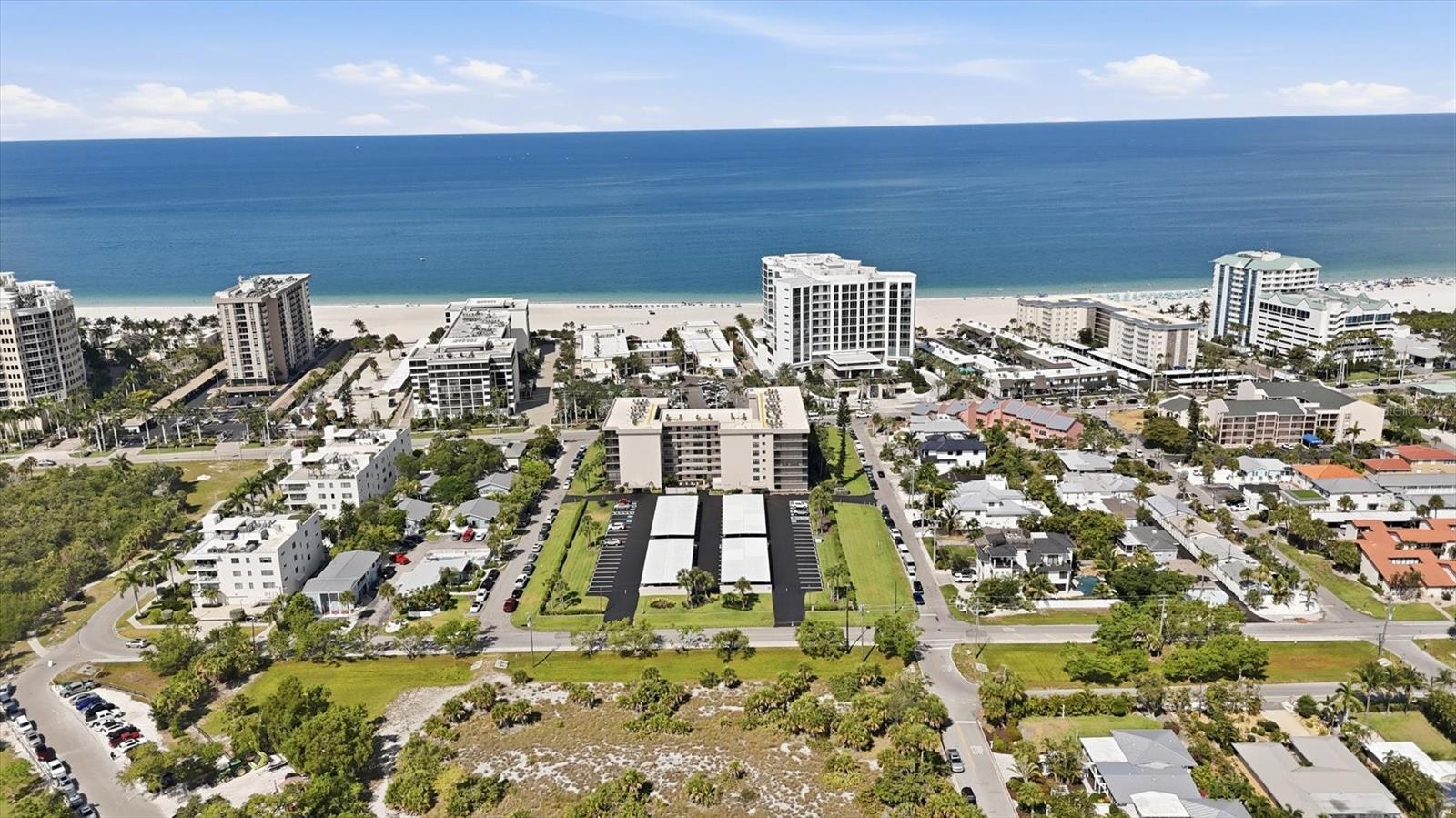 LIDO TOWERS - Residential