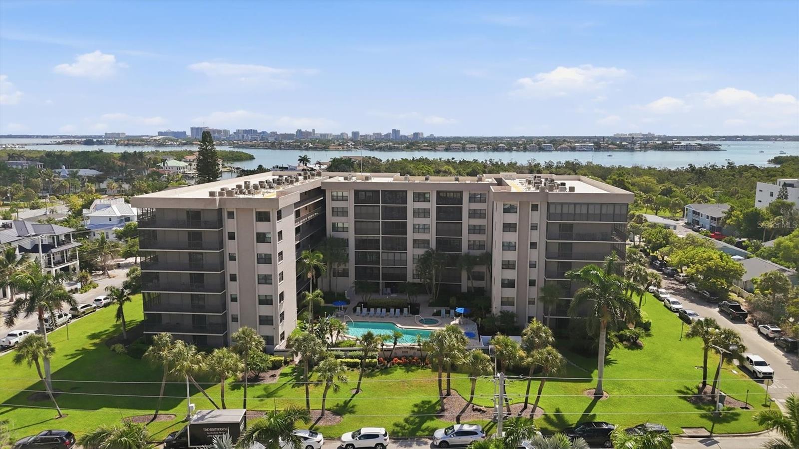 LIDO TOWERS - Residential
