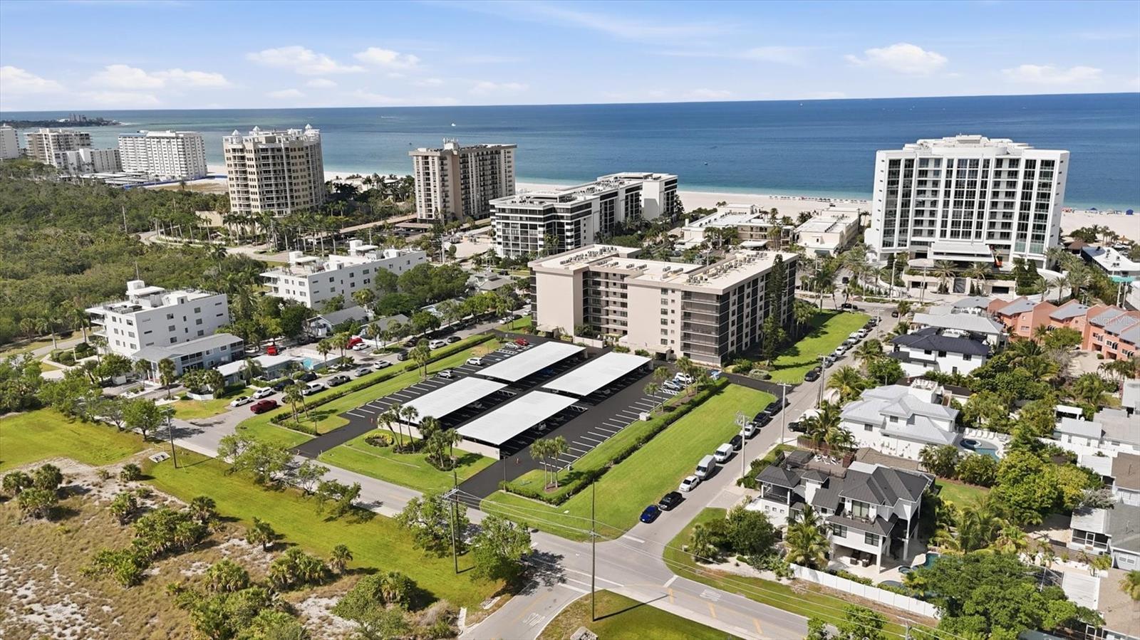 LIDO TOWERS - Residential