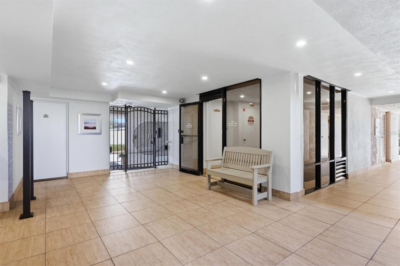 LIDO TOWERS - Residential