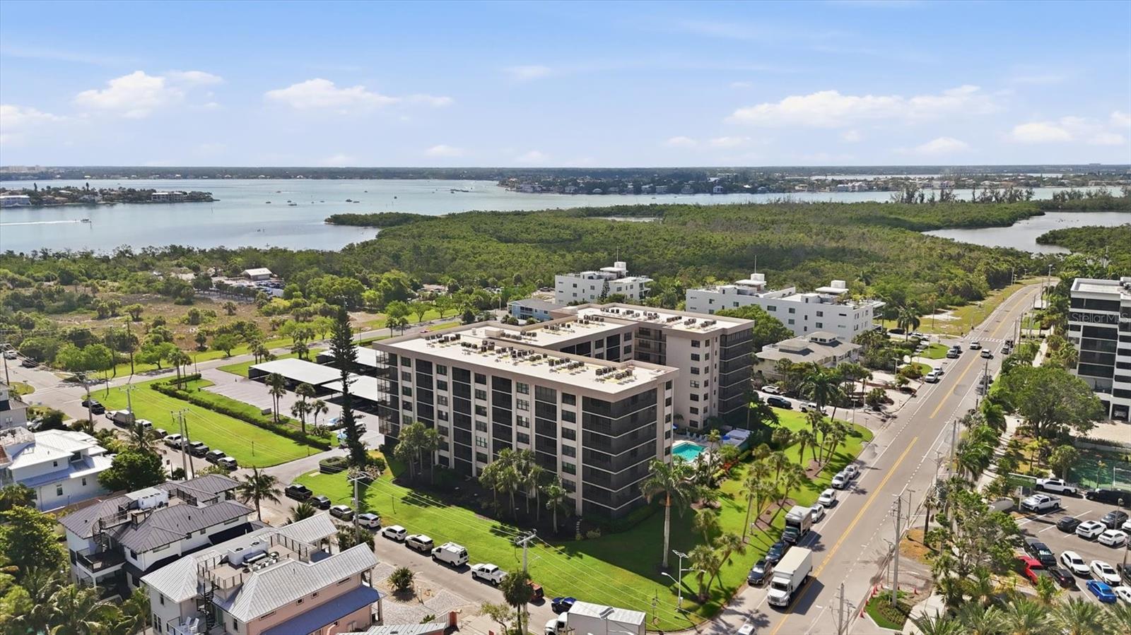 LIDO TOWERS - Residential