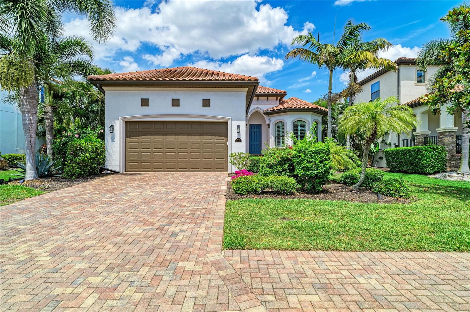 LEGENDS BAY - Residential