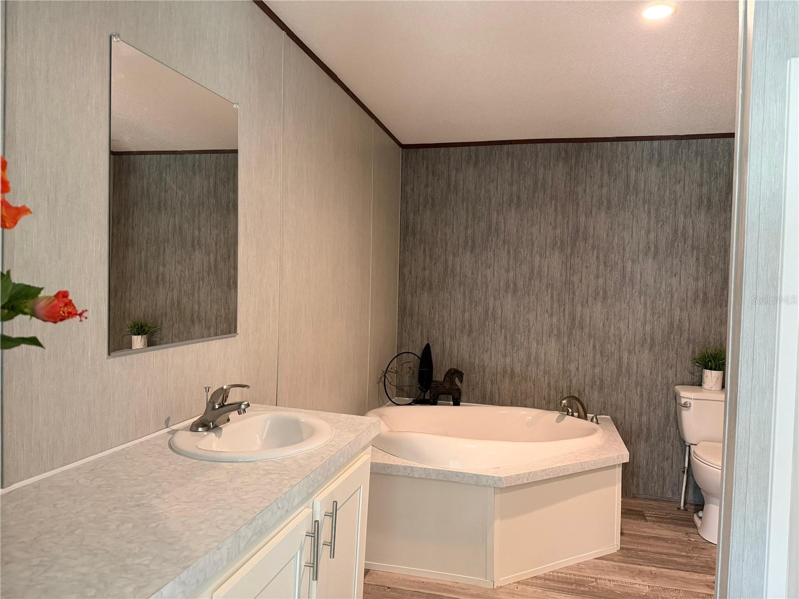 HOLIDAY HEIGHTS UNIT 02 - Residential