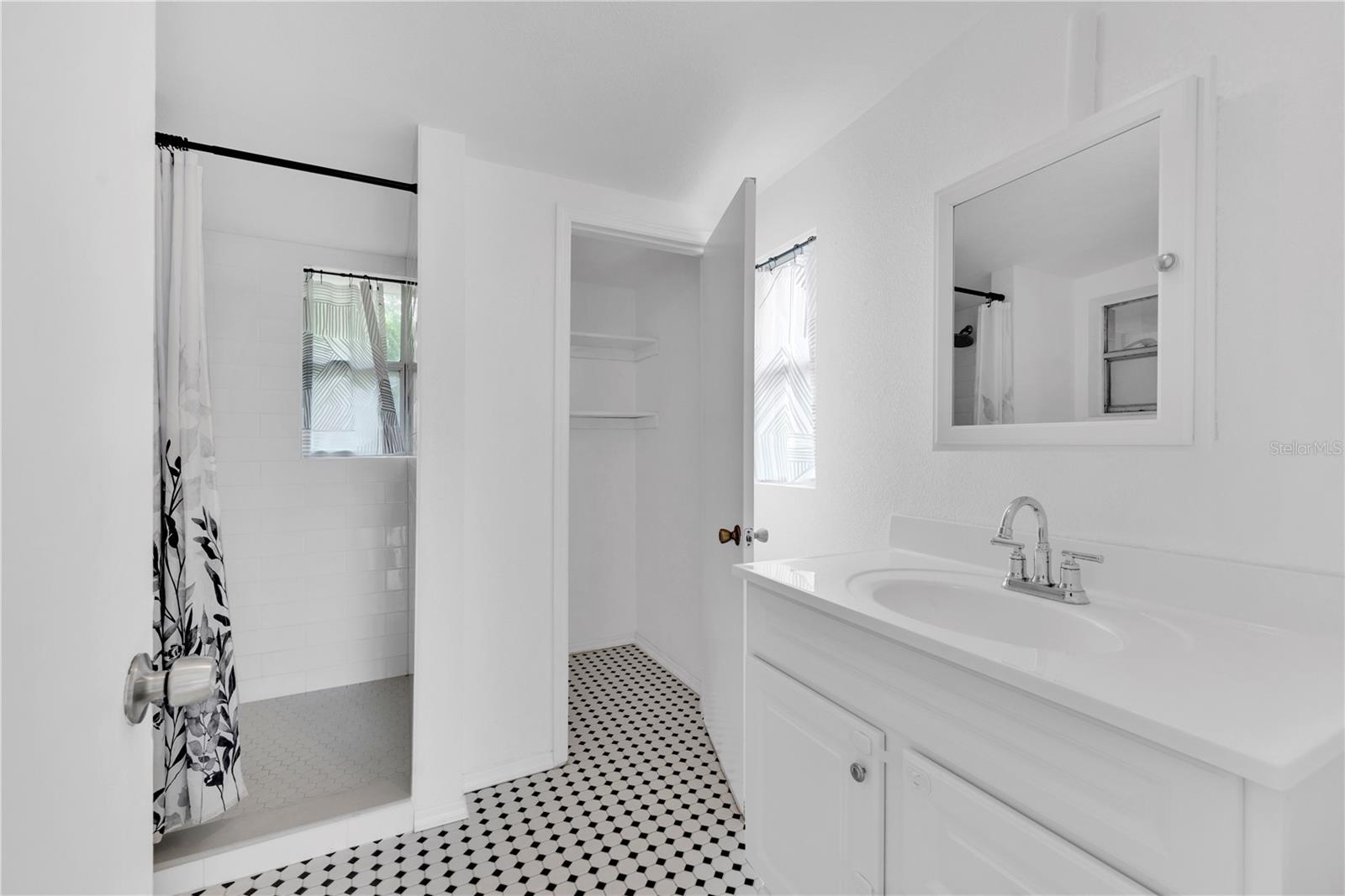 HILLANDALE - Residential