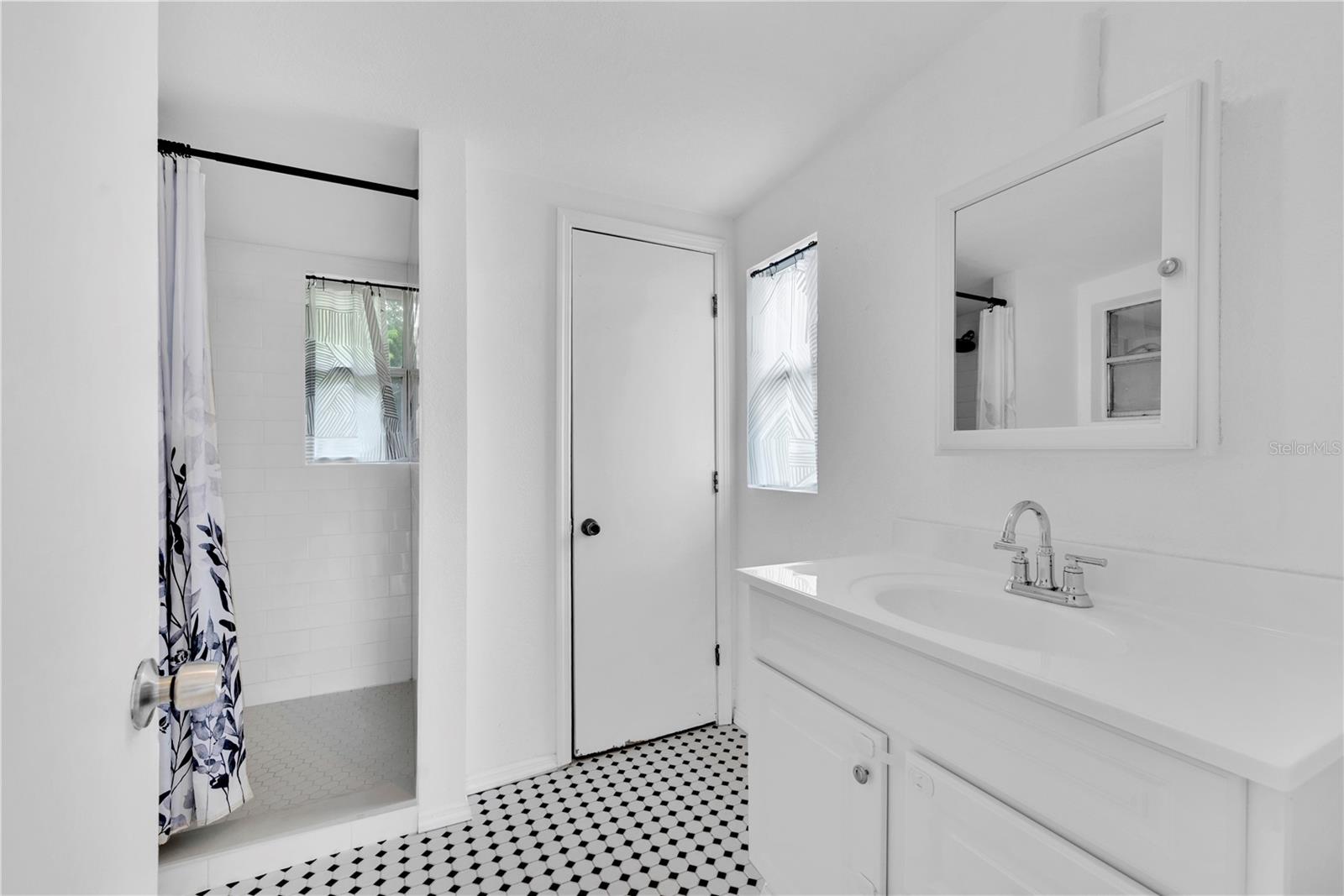 HILLANDALE - Residential