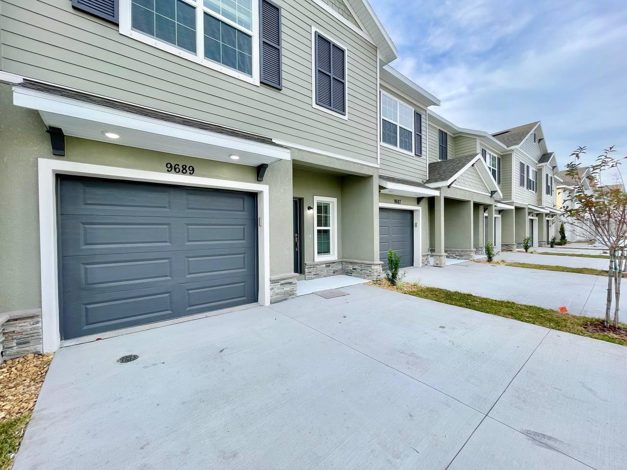 CALUSA CREEK TOWNHOMES - Residential Lease